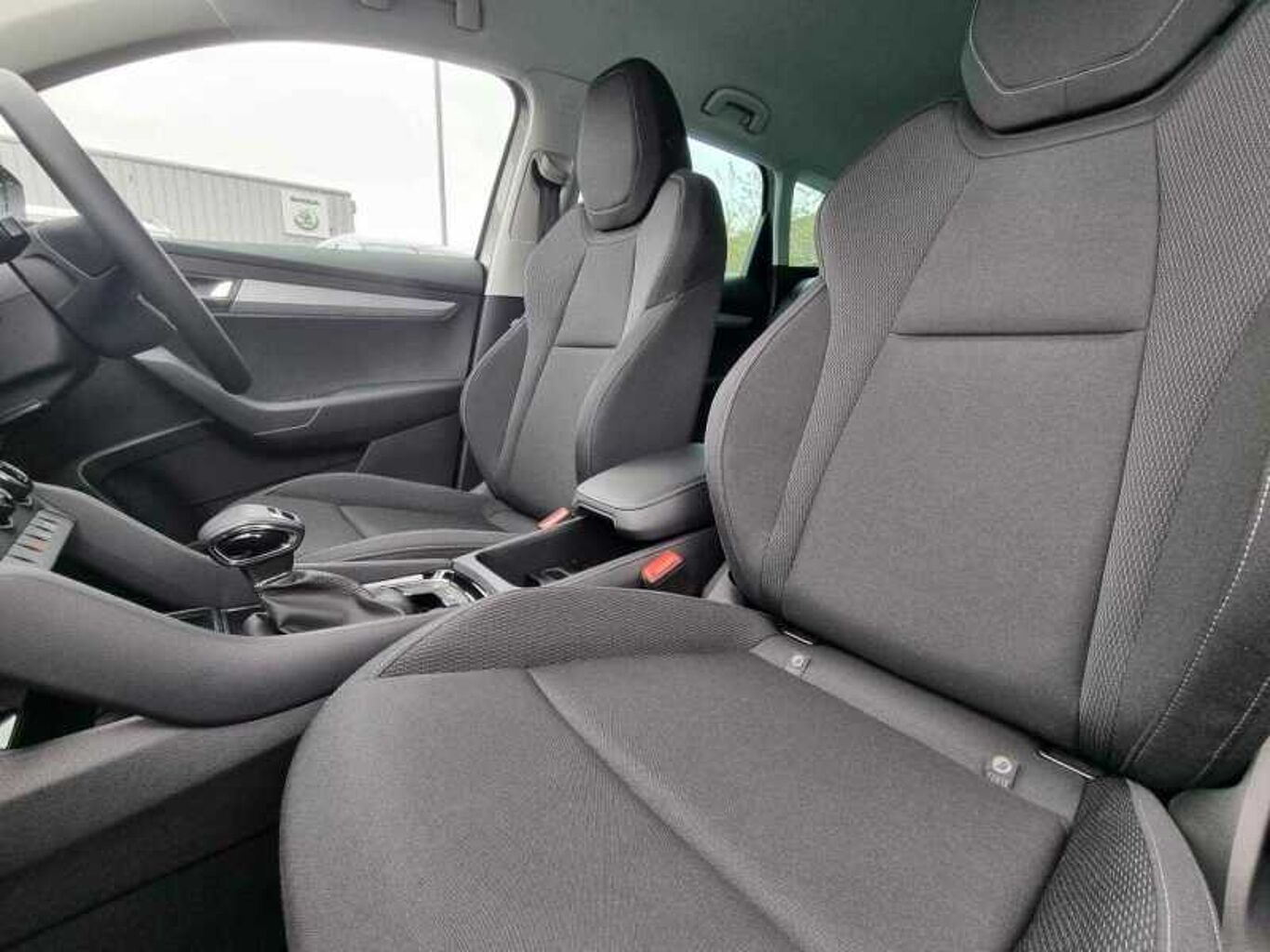 SKODA KAROQ 1.5 TSI SE Drive 5dr DSG