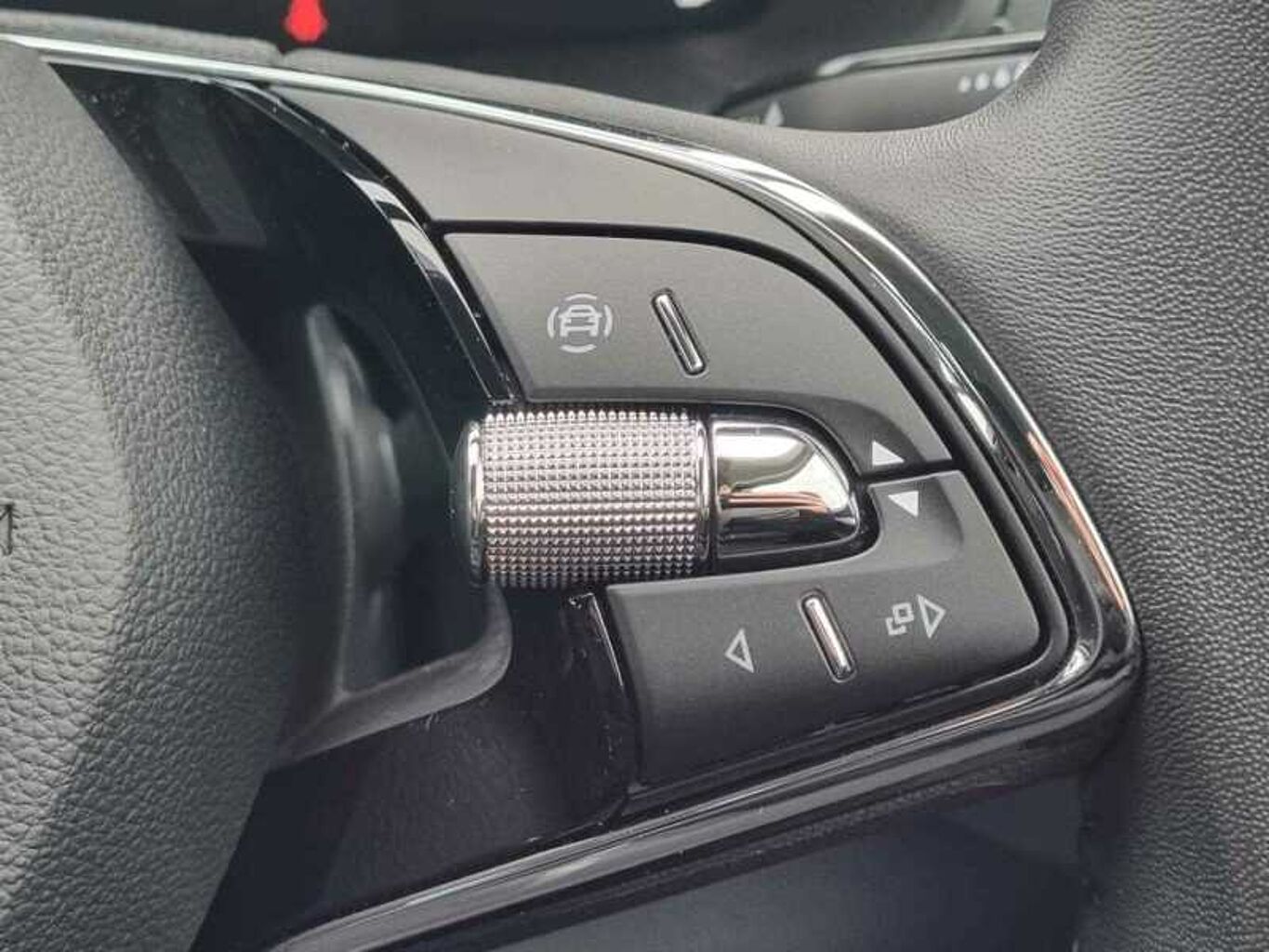 SKODA KAROQ 1.5 TSI SE Drive 5dr DSG