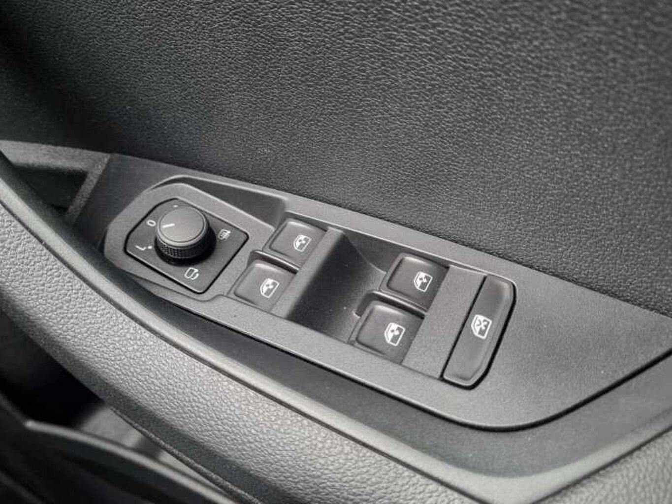 SKODA KAROQ 1.5 TSI SE Drive 5dr DSG