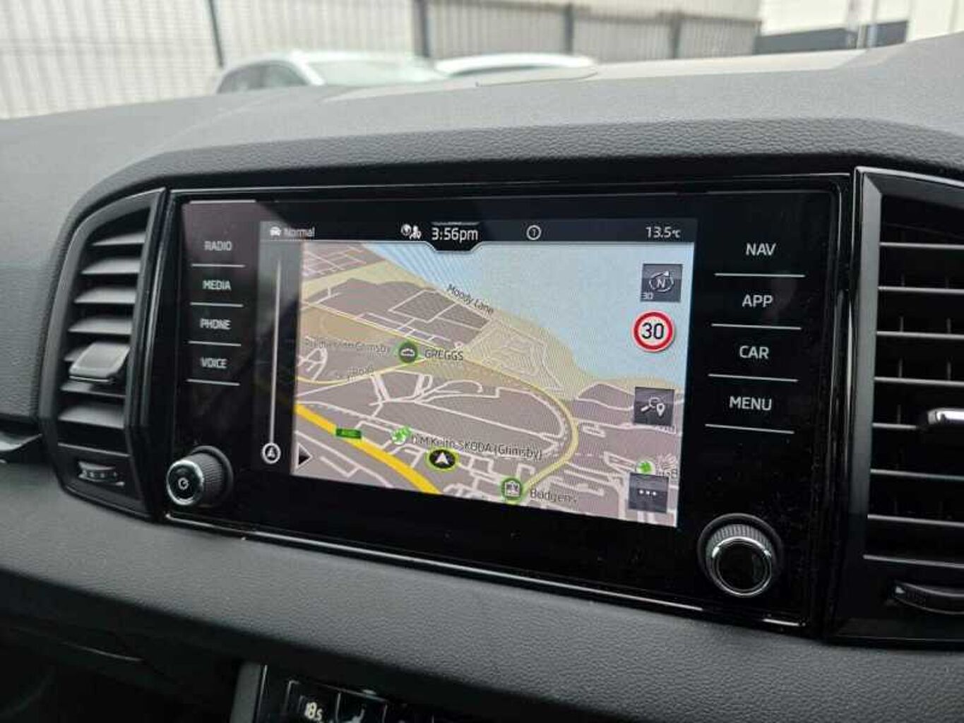 SKODA Karoq SUV 1.5 TSI (150ps) SportLine ACT