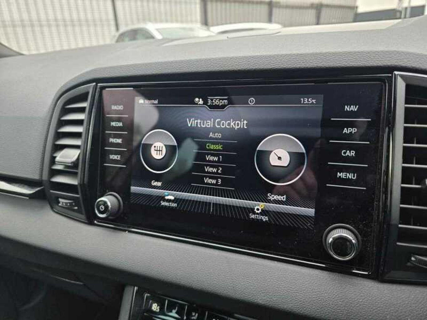 SKODA Karoq SUV 1.5 TSI (150ps) SportLine ACT